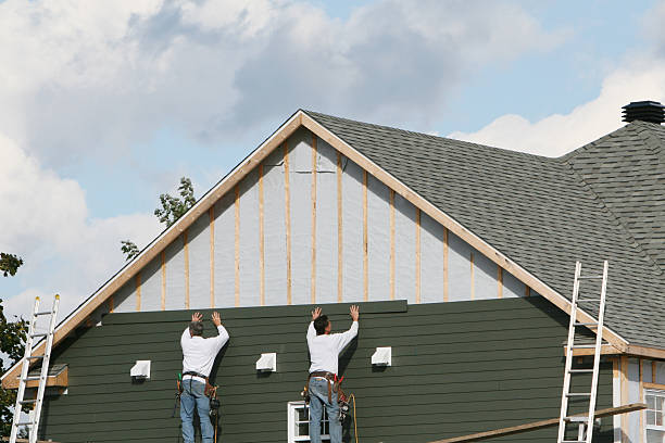 Professional Siding Installation technician working in Atlantic Beach, NC